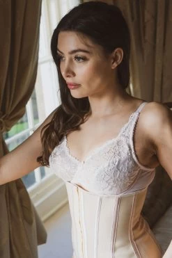 Corset Story Unterbrust Korsett Aus Latex, Beige 24 Corset Story Unterbrust Korsett Aus Latex, Beige -Corset Story CSLT022 December 2020 website 4