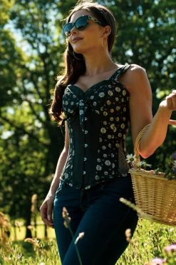 Vintage Gestyltes Gänseblümchen Überbrust Korsett -Corset Story FTS086 July2020 website 3