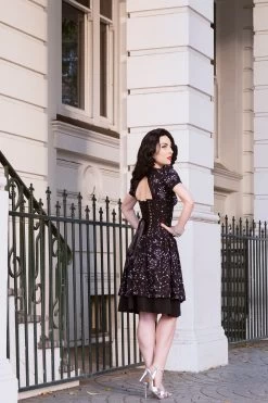 Schwarzes Astronomie Print Korsettkleid 11 Schwarzes Astronomie Print Korsettkleid -Corset Story SDS027 December 2020 website 3