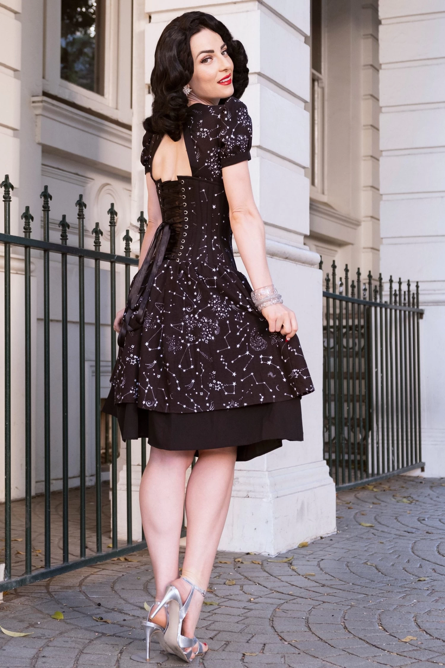 Schwarzes Astronomie Print Korsettkleid 2 Schwarzes Astronomie Print Korsettkleid – Bild 2